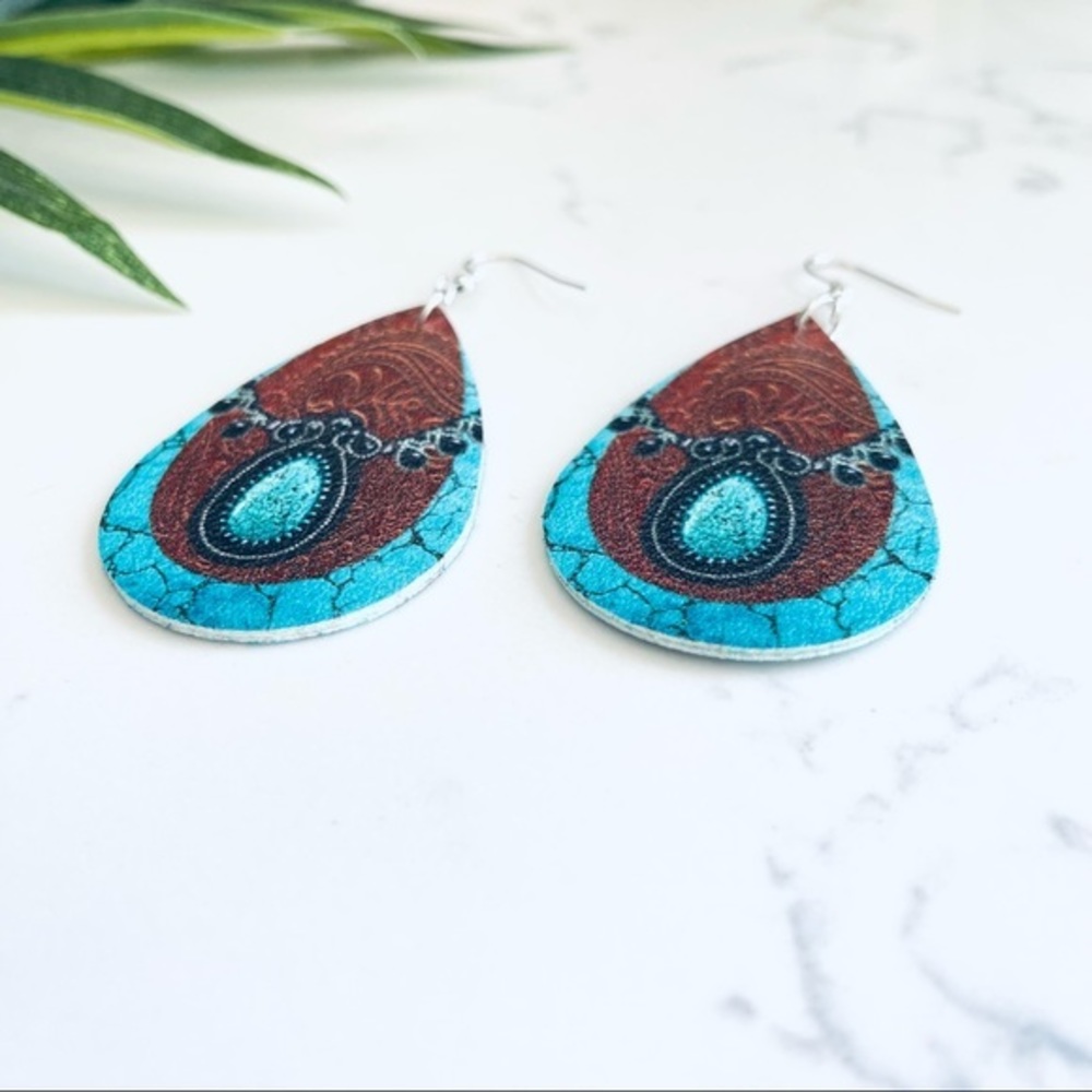 2/$30 🌵 Vintage Style Turquoise Western Faux Leather Drop Earring Jewel Boho - Picture 2 of 4